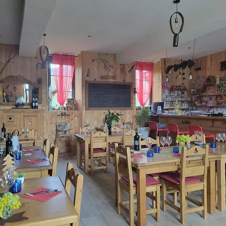 Le Sapin Rouge - Restaurant - Bar - D'hôtes