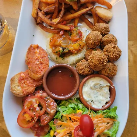 Πανσιόν Le Sapin Rouge - Restaurant - Bar - D'hotes *