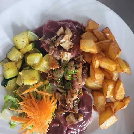 Le Sapin Rouge - Restaurant - Bar - D'hotes Penzion *