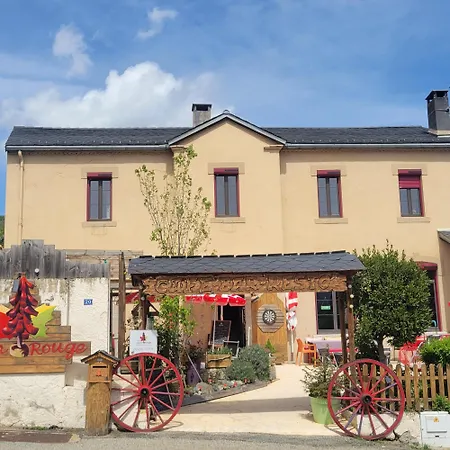 Gasthuis Le Sapin Rouge - Restaurant - Bar - D'hotes Artigues (Aude)