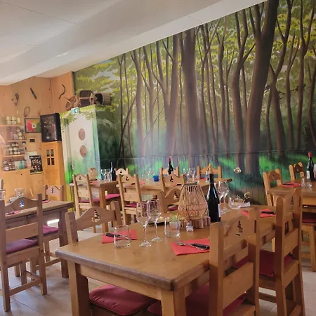 Casa de hóspedes Le Sapin Rouge - Restaurant - Bar - D'hôtes Artigues (Aude)