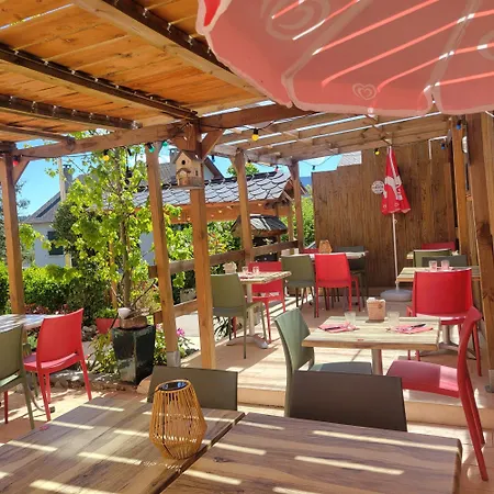 Le Sapin Rouge - Restaurant - Bar - D'hotes *