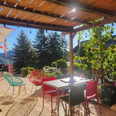 Le Sapin Rouge - Restaurant - Bar - D'hotes بيت ضيافة Artigues (Aude)