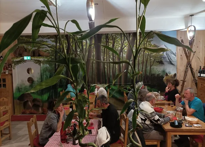 Le Sapin Rouge - Restaurant - Bar - D'hôtes Casa de hóspedes