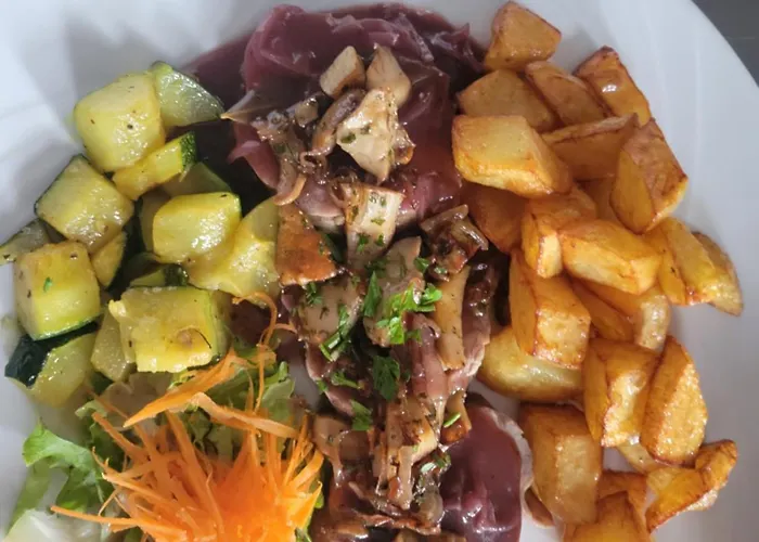 Le Sapin Rouge - Restaurant - Bar - D'hôtes Casa de hóspedes *